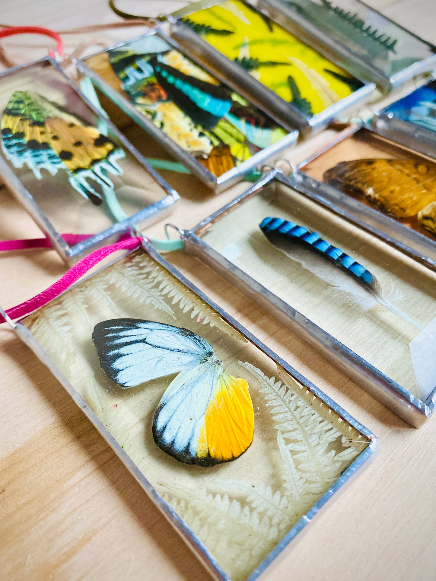 Workshop glas-in-lood hangers - vlinders en varens tussen glas